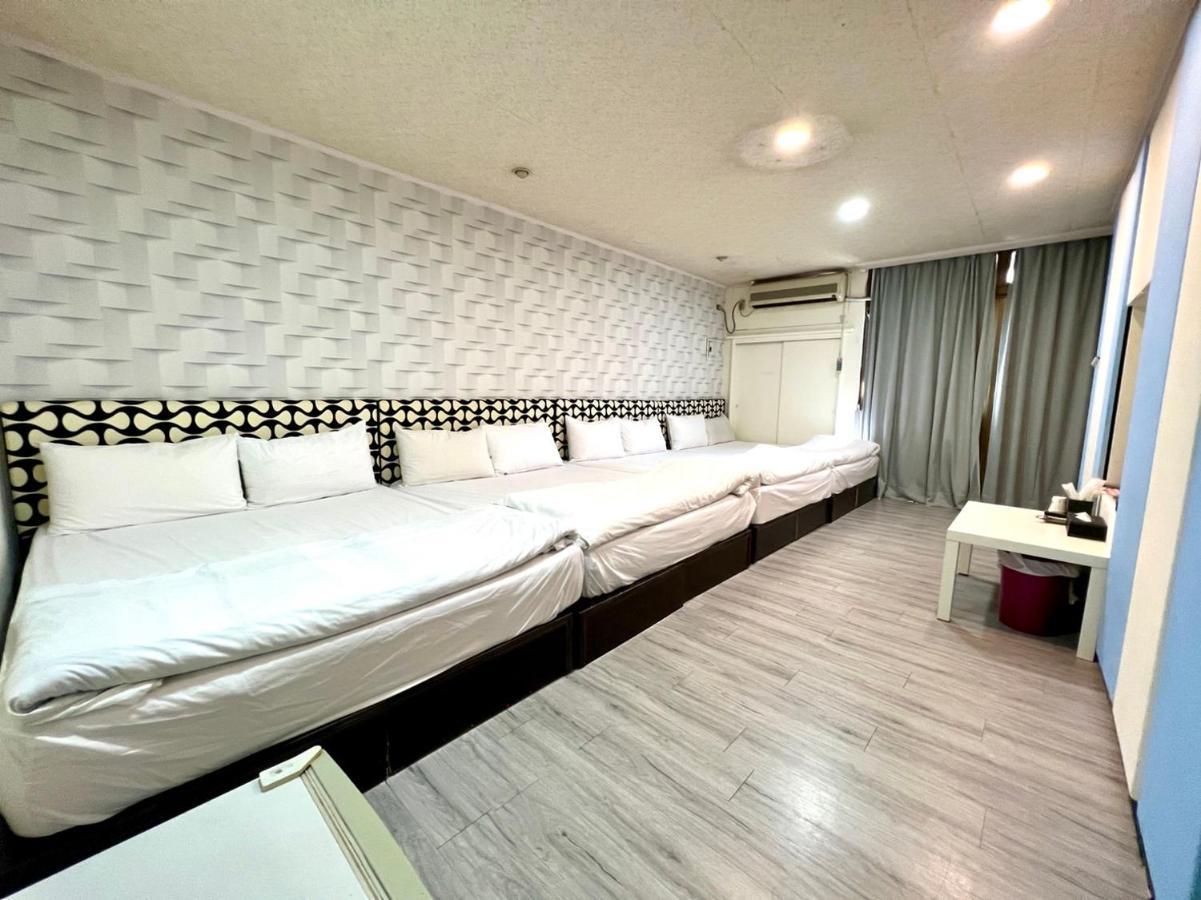 Long House Apartment Taichung Luaran gambar