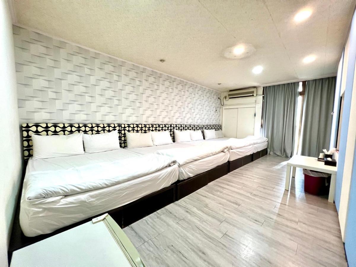 Long House Apartment Taichung Luaran gambar